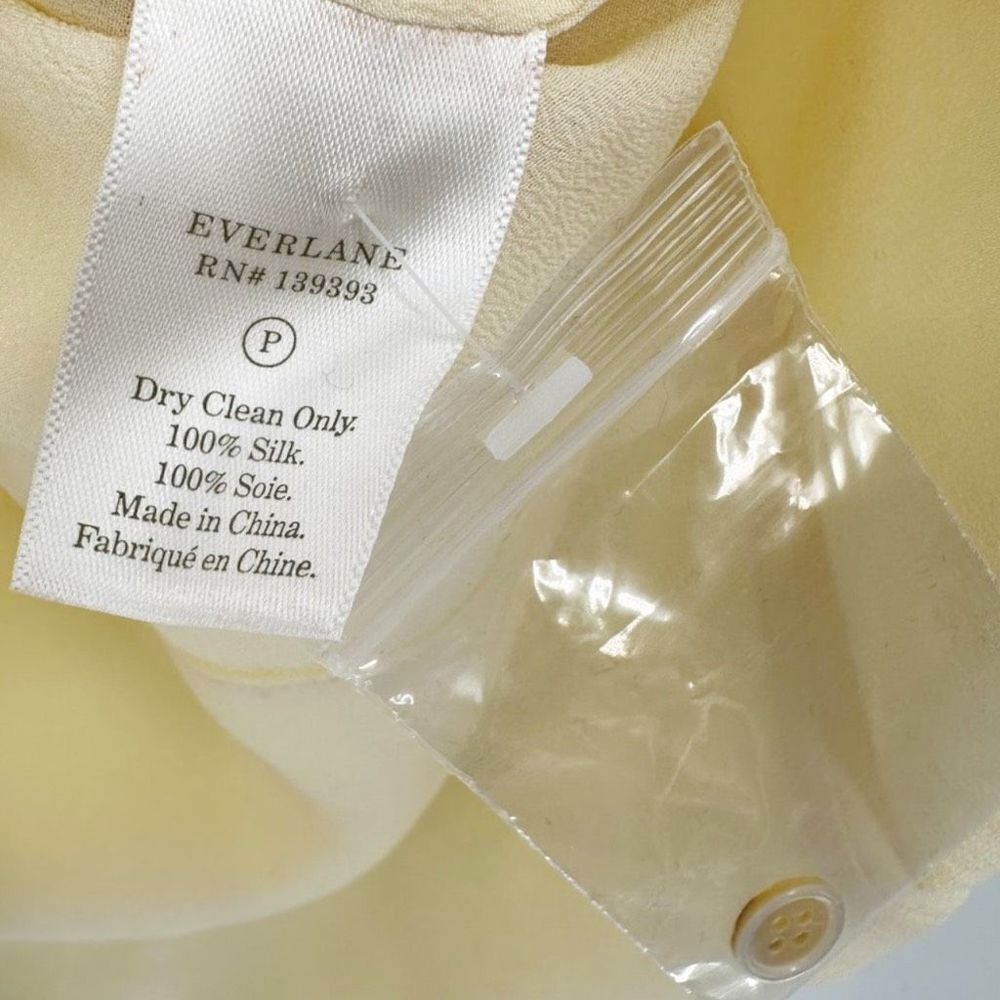Everlane The Clean Silk Short-Sleeve Square Boxy Shirt Pale Yellow Size 0 NWT - Picture 10 of 15